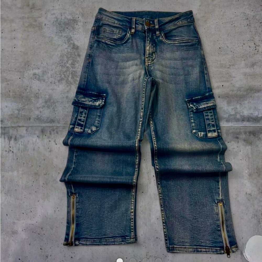 VENUS Relaxed Fit Cargo Jeans in Blue women’s size 2